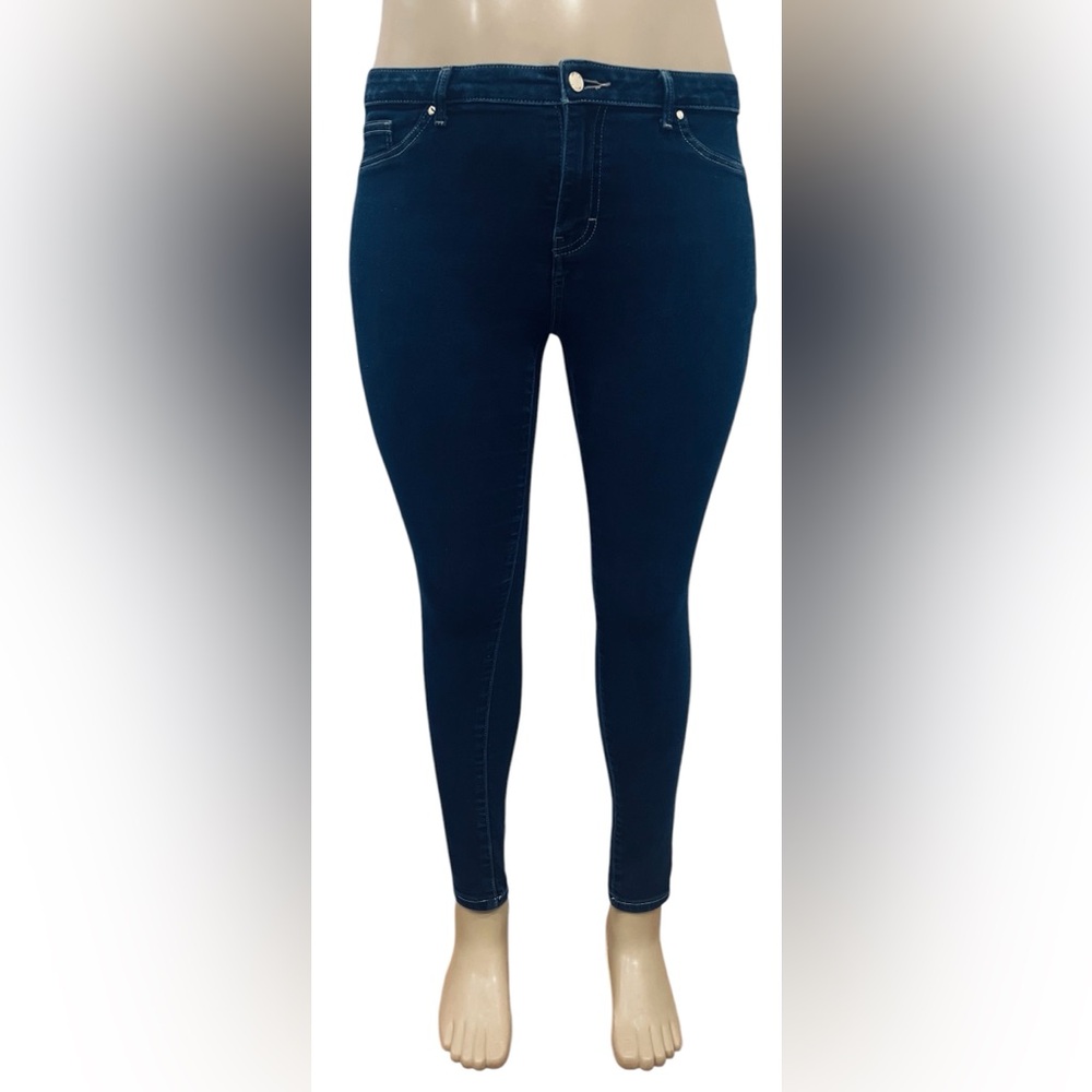 Jennifer Lopez Super Skinny Jeans.